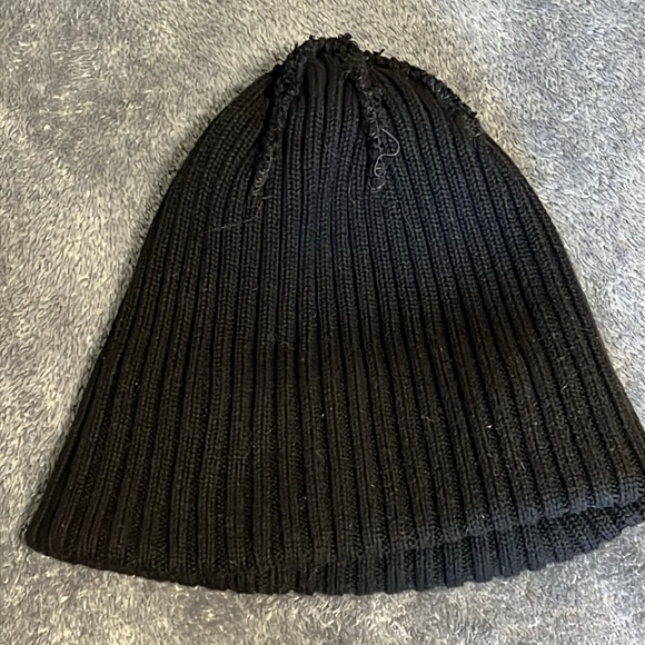 Supreme Black Ribbed Beanie - Picture 5 of 5
